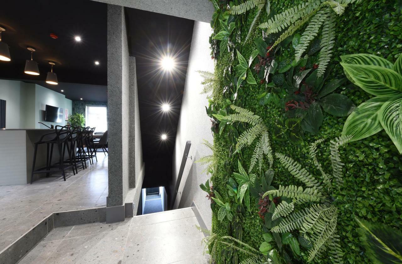 Ferienwohnung La Jungle Du Swan Manchester Exterior foto